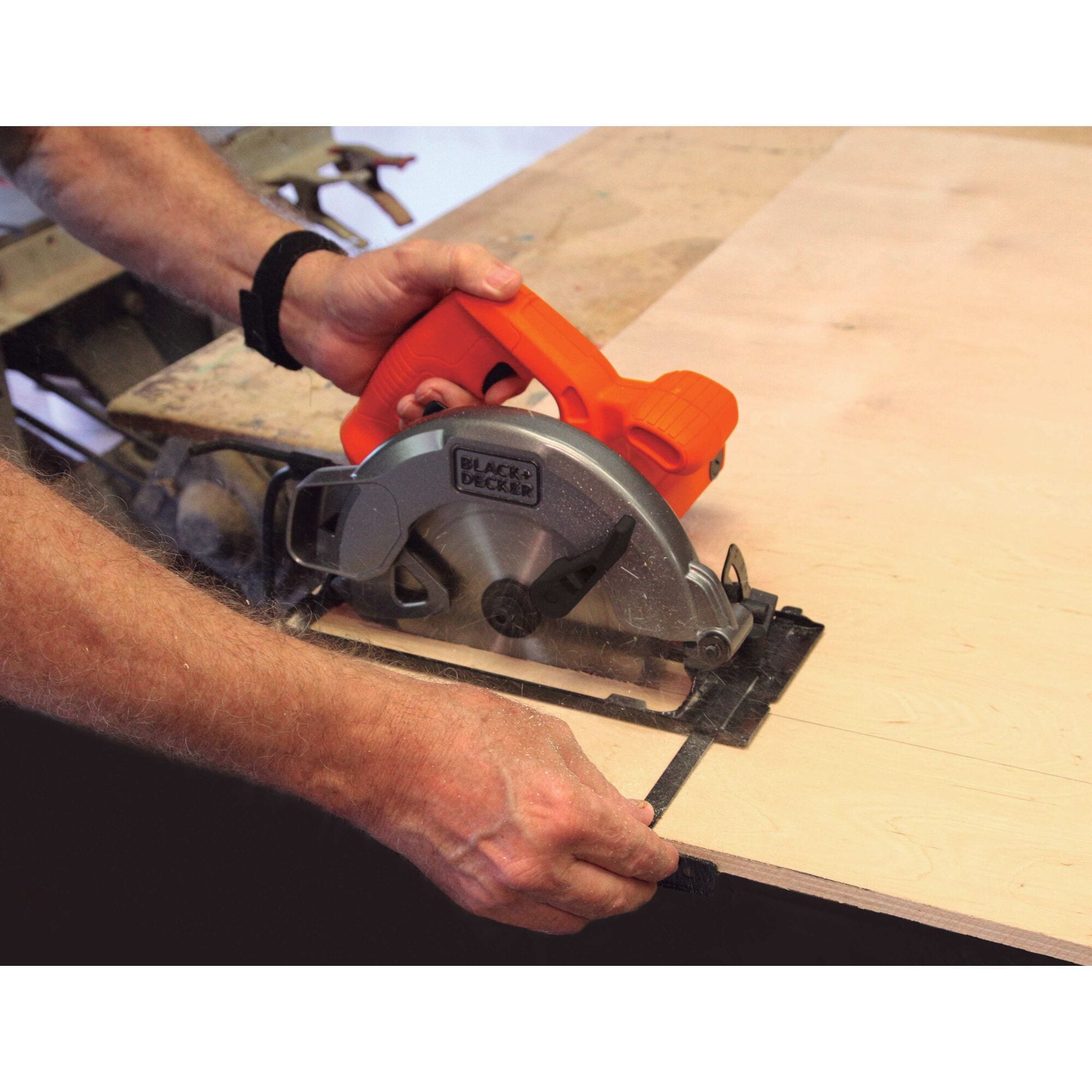 Sierra Circular 7-1/4” (184mm) - 1400W | BLACK+DECKER